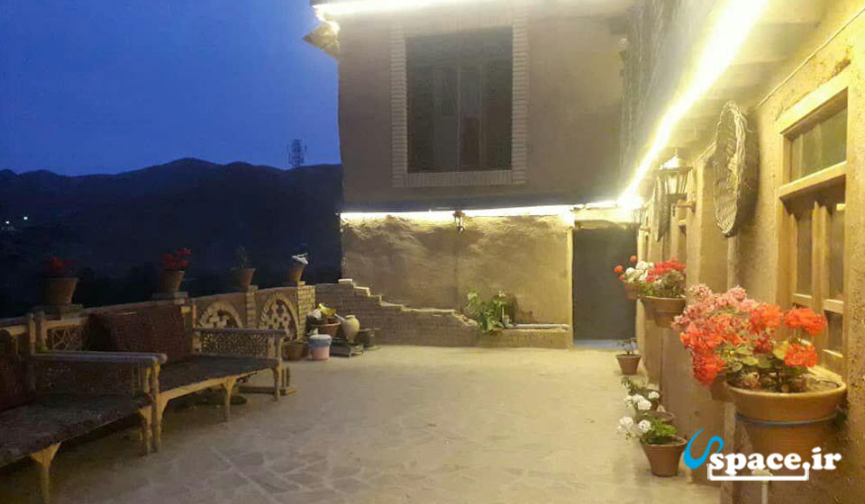 نمای محوطه اقامتگاه بوم گردی حاج بابا - چناران- روستای بقمچ