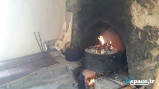آشپزخانه اقامتگاه بوم گردی حاج بابا - چناران- روستای بقمچ
